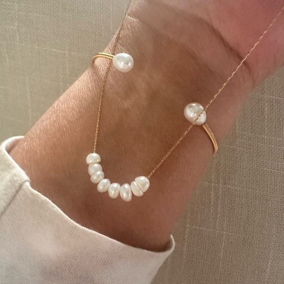 LALA JEWELRY Gold and White Pearl Necklace Elegant Jewelry and Bracelet - Picture 4 of 6